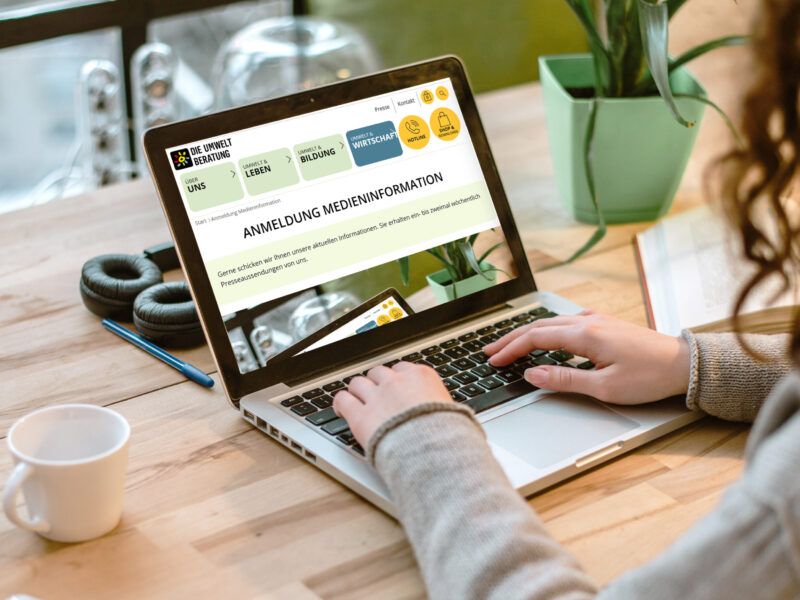 Anmeldung für Medieninformation am Laptop