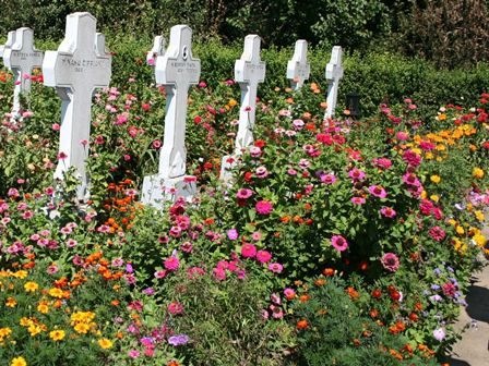 begrünter Friedhof