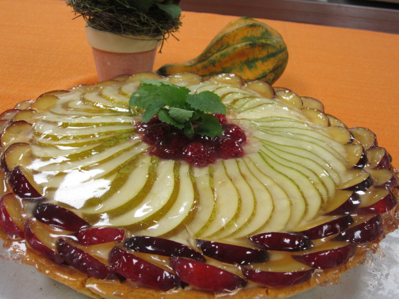Bohnenmousse-Früchte-Tarte