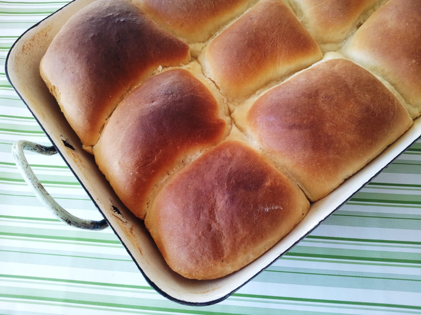 Buchteln mit Ribiselfülle