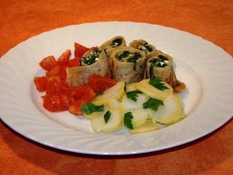 Buchweizenpalatschinken mit Schafkäse-Mangoldfülle
