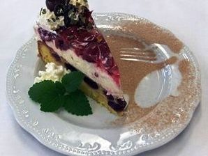 Kirschtorte mit Vanillecreme