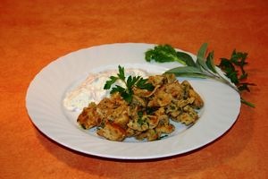 Kräuterschmarrn auf Kräuterrahmsauce