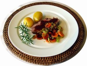 Osterlamm mit Frühlingsgemüse