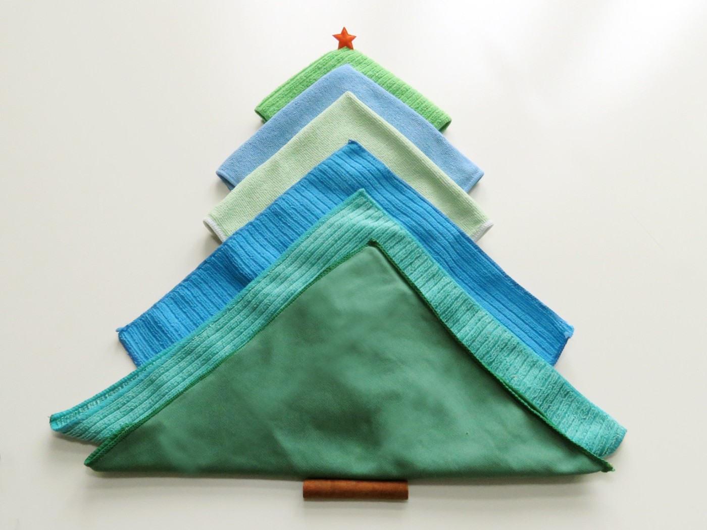 Christbaum - zusammengesetzt aus Mikrofasertüchern