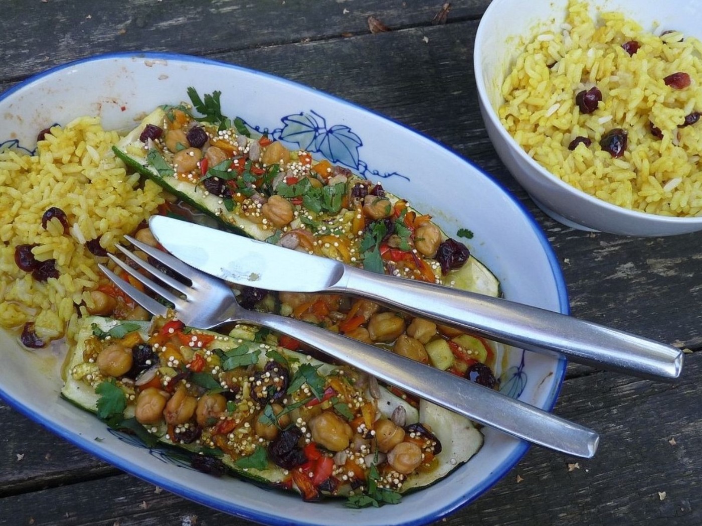 orientalisch gefüllte Zucchini