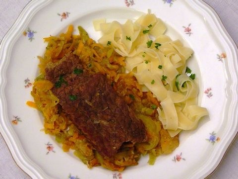 Rindsschnitzel mit Wurzelsauce