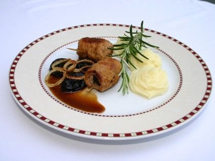 Schweinsrouladen mit Dörrzwetschken