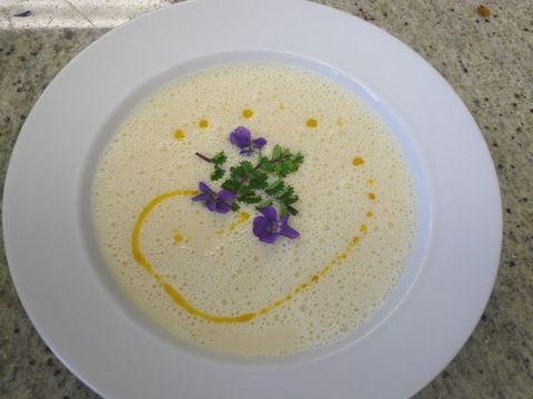 Sauermilch-Pastinakensuppe
