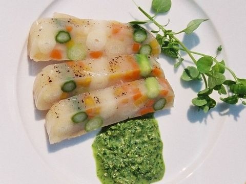 Spargelsülzchen mit Vogelmierepesto