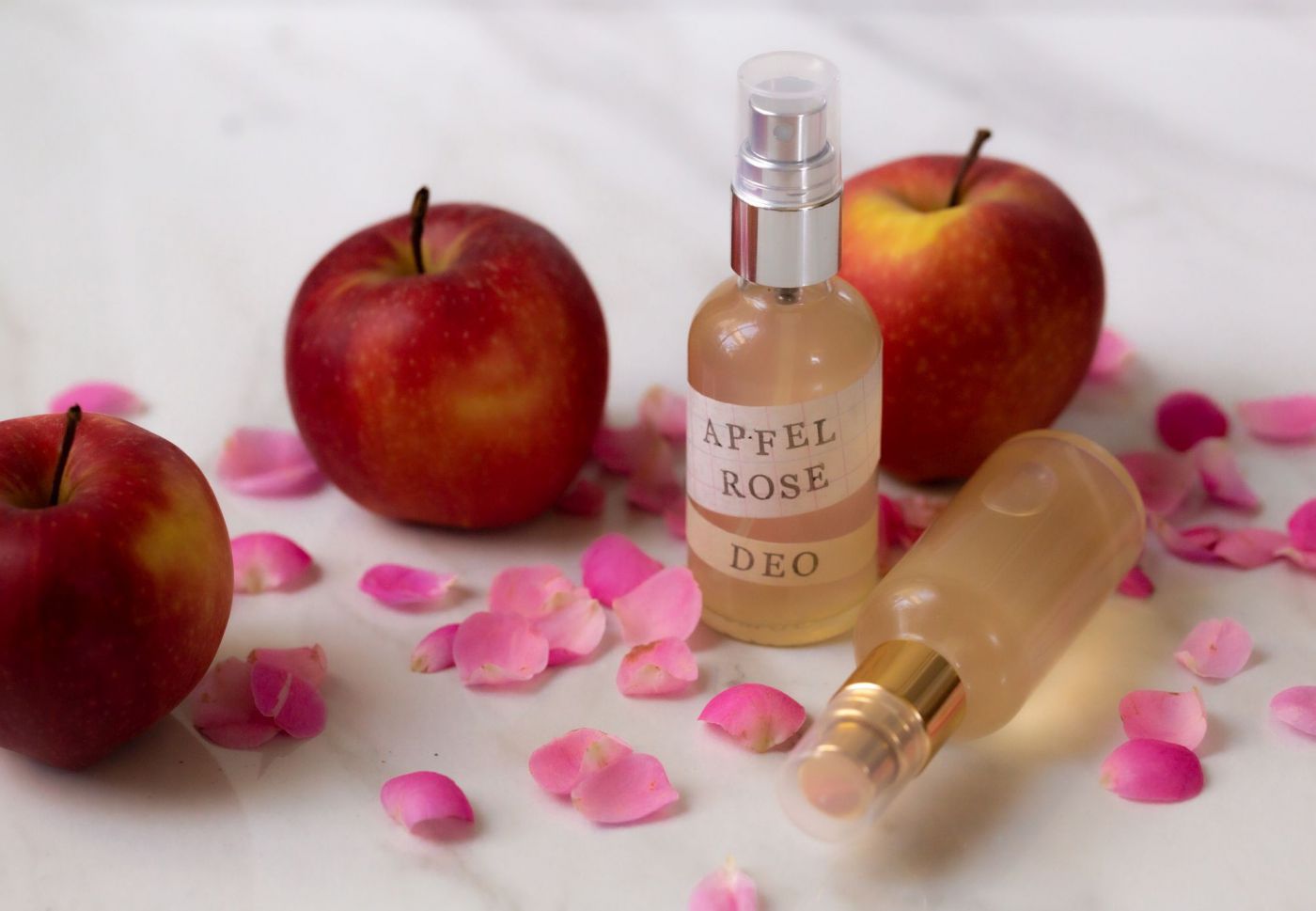 Apfel-Rosen-Deo mit Deko