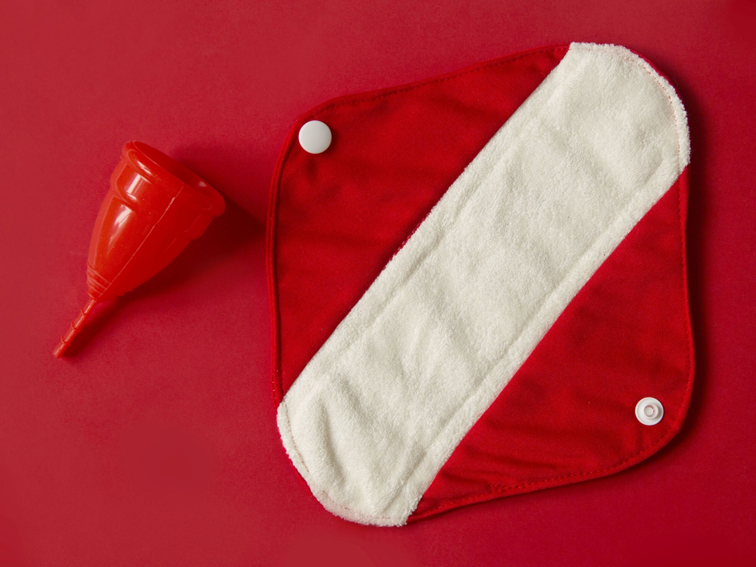 Mehrwegbinde und Menstruationstasse