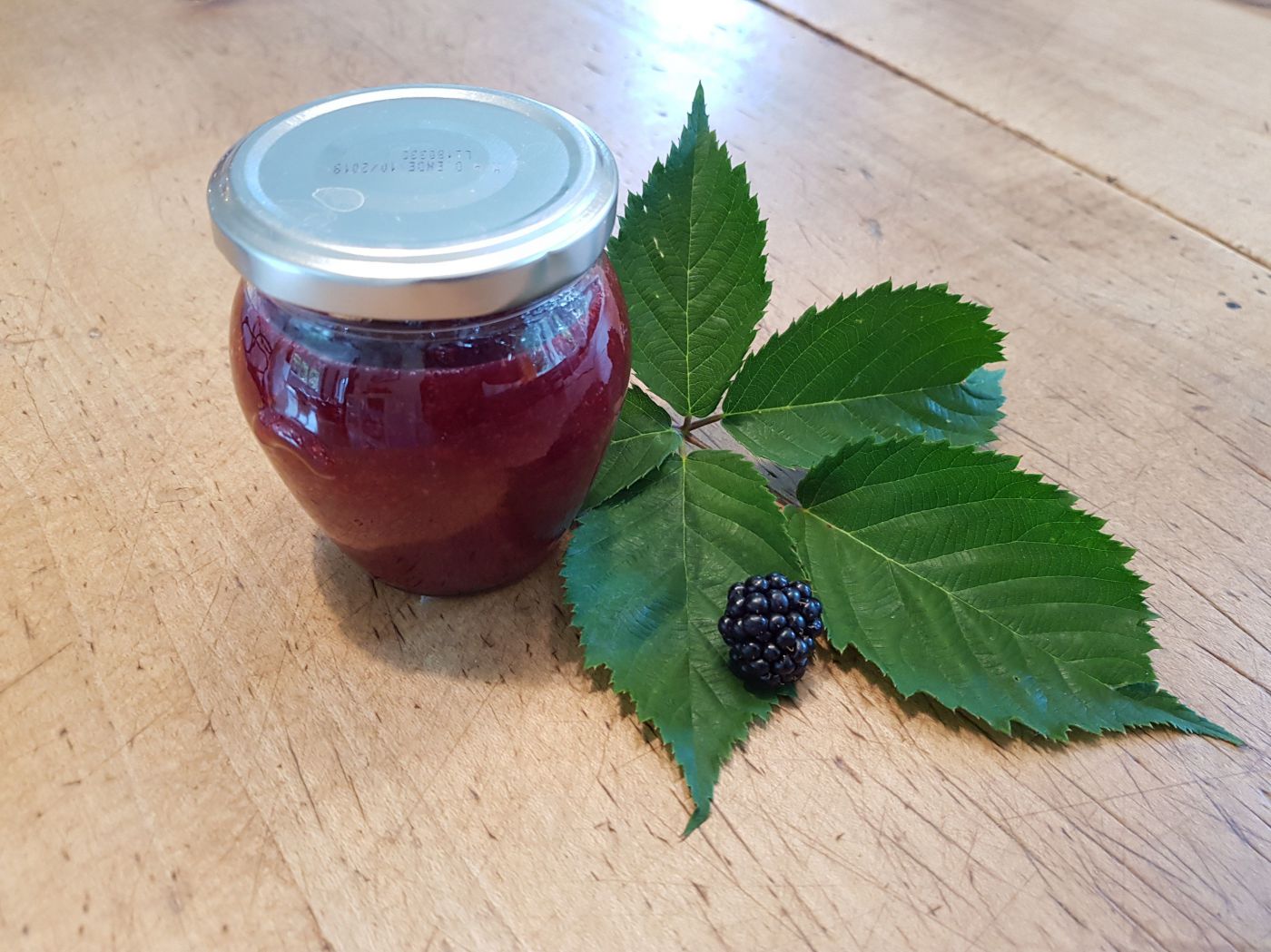 Brombeer-Zwetschken-Marmelade im Glas