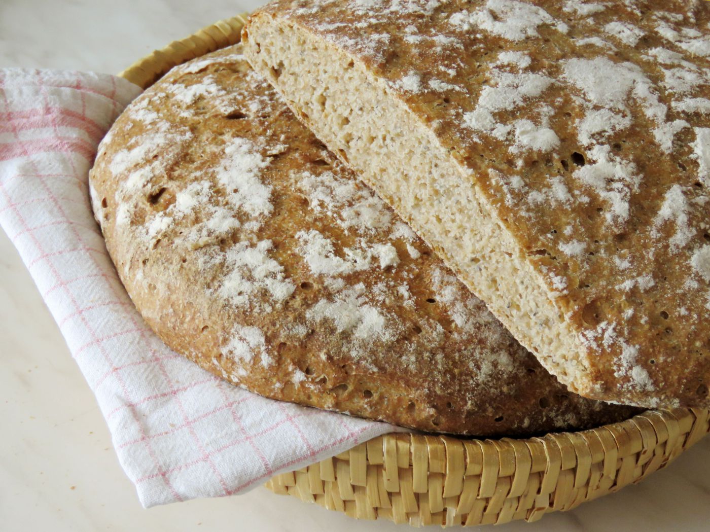 Roggen-Dinkel-Sauerteigbrot
