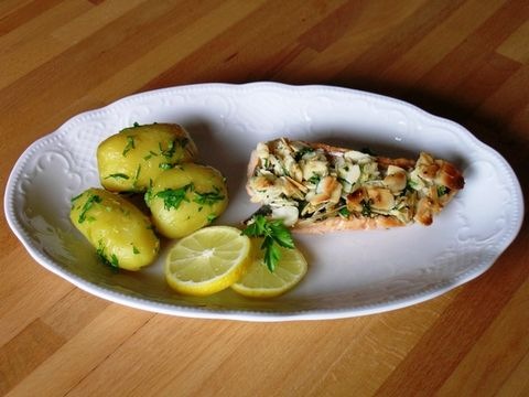 Flussbarschfilet mit Mandel-Knoblauchkruste
