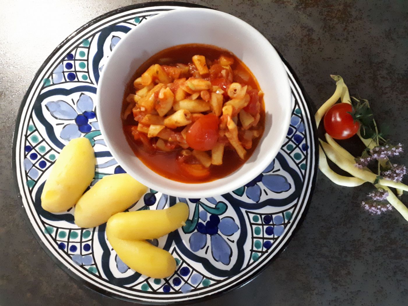 Fisolen in Paradeissauce