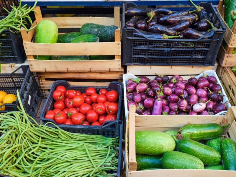 Gemüse einer Food Coop in Kisten