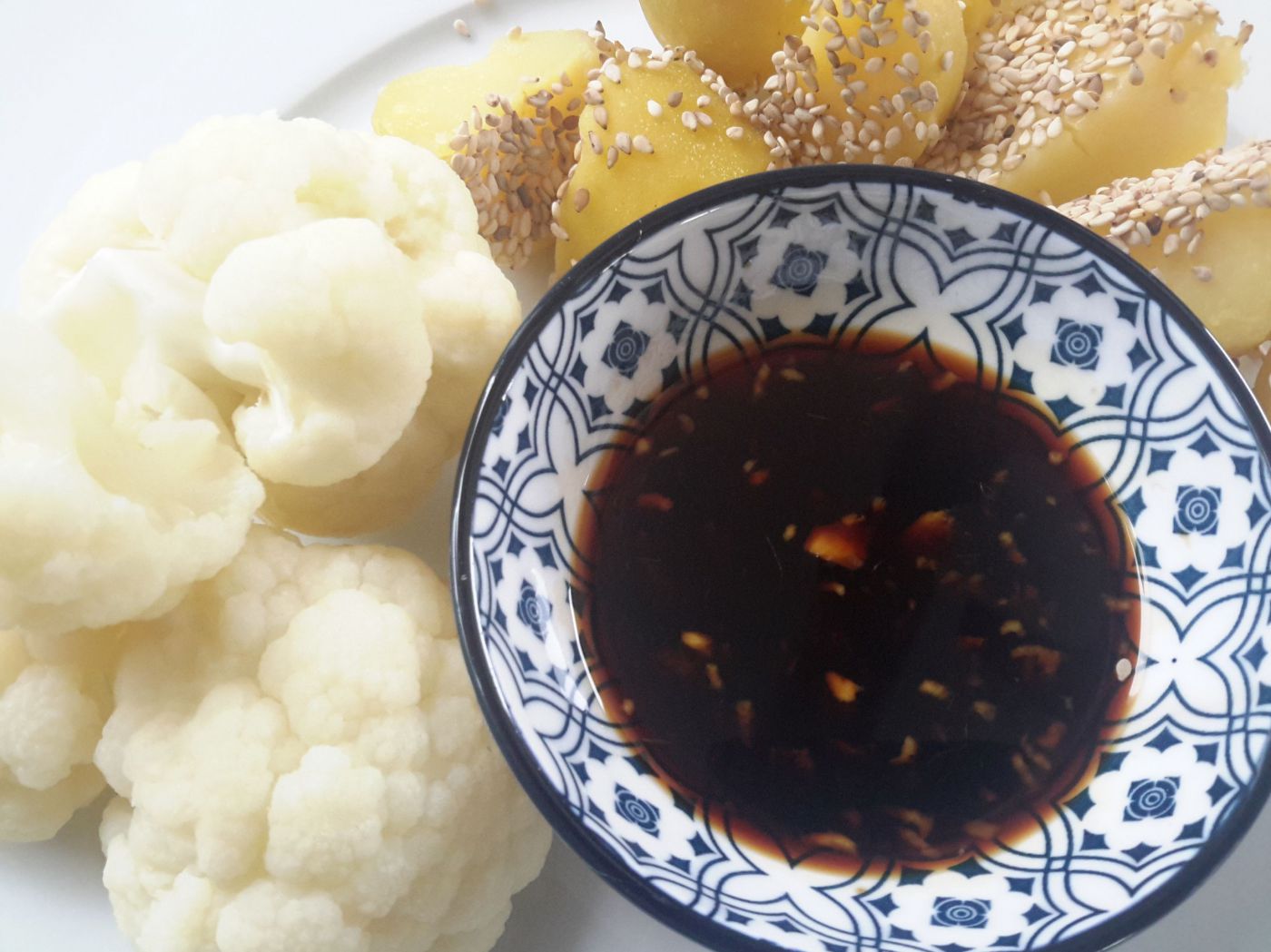 Karfiol mit Sesamkartoffeln