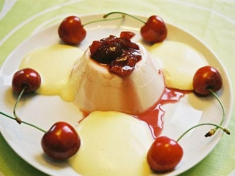 Kirschen Panna Cotta mit Sabayon