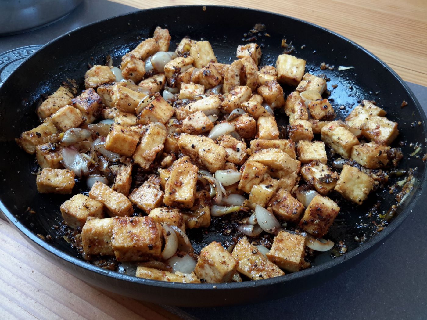 Knusprig scharfer Tofu