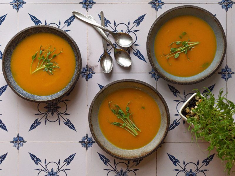 Kürbissuppe mit Microgreens