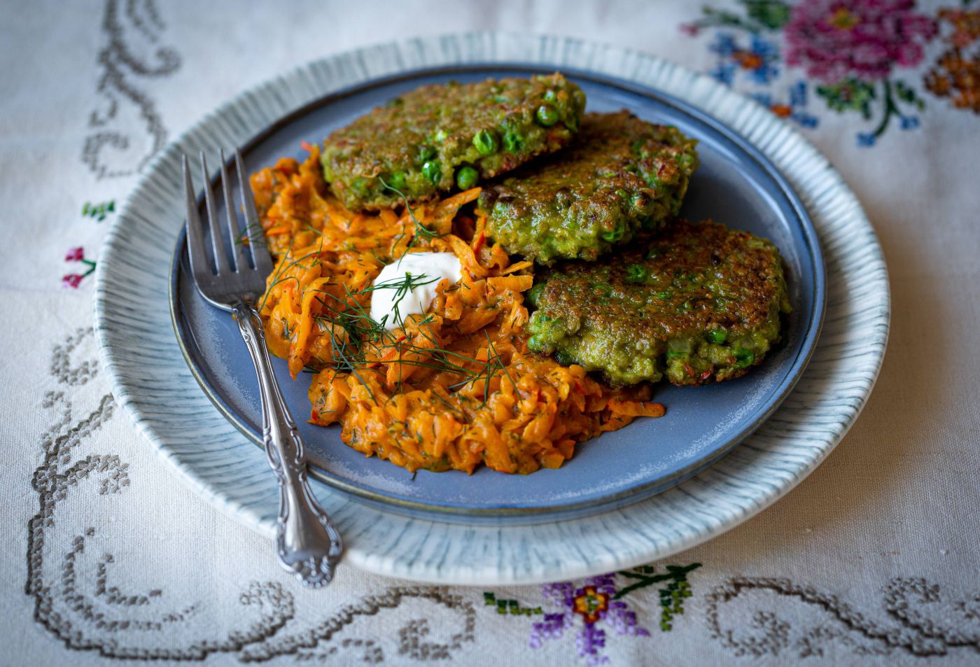 Gemüselaibchen mit Kürbiskraut und Kräutern