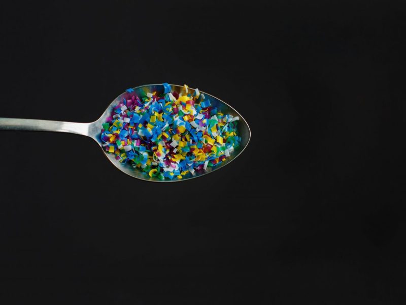 mikroplastik-loeffel_ukrolenochka_adobestock_262716723