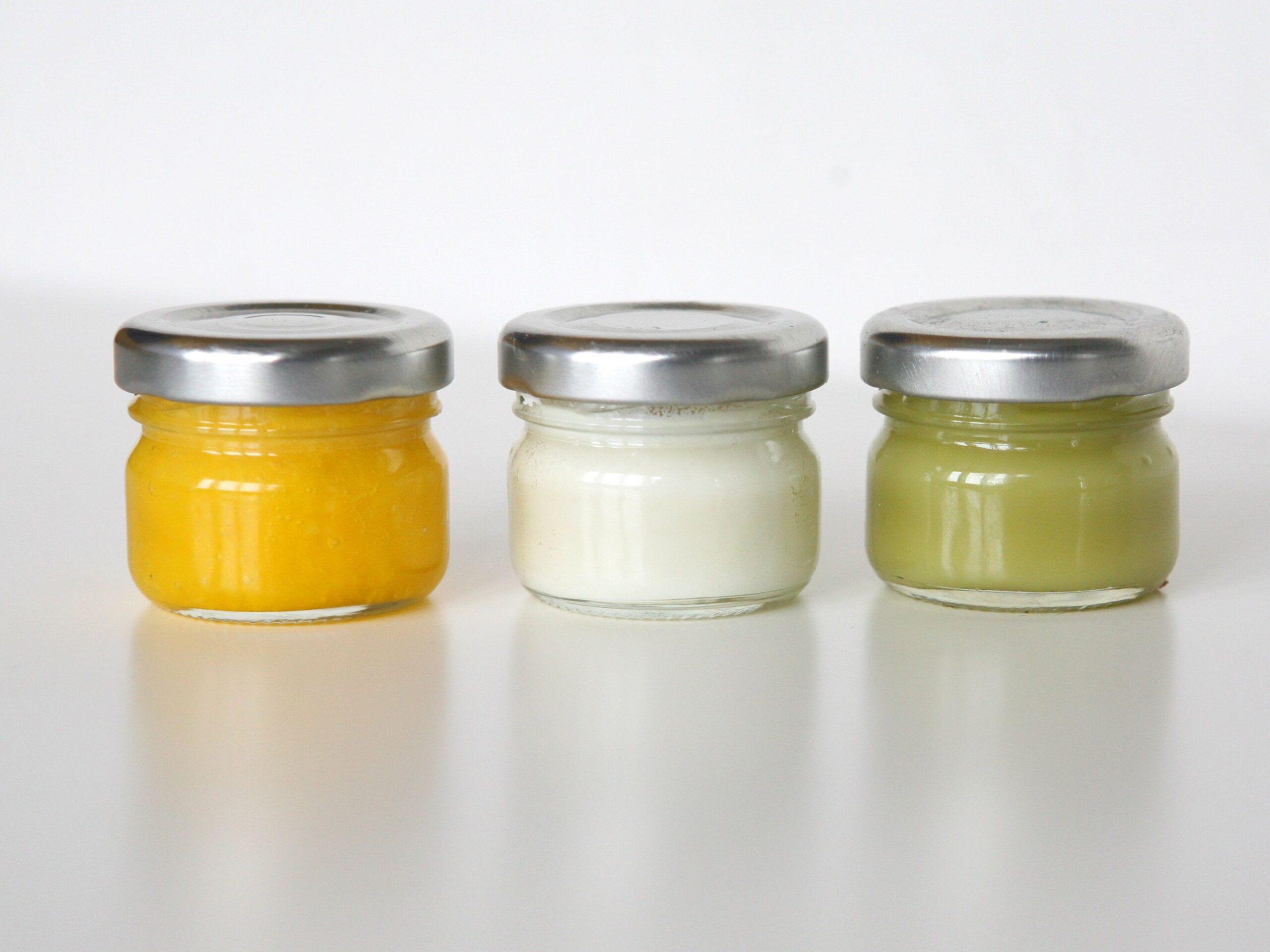 Gläschen mit Naturkosmetik