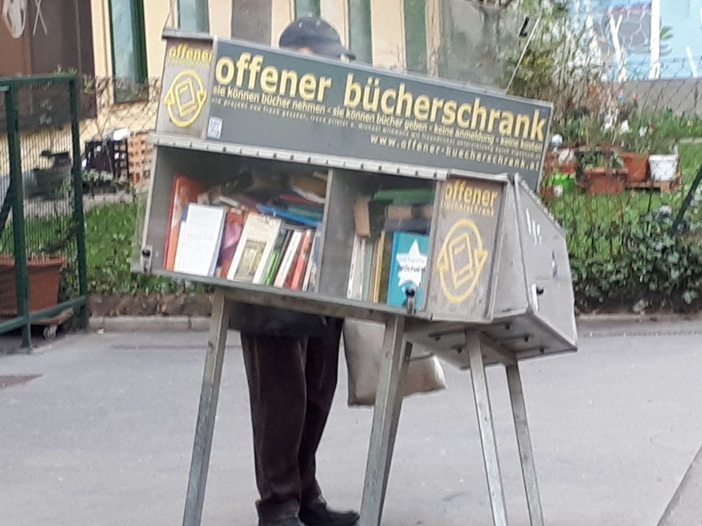 offener Bücherschrank