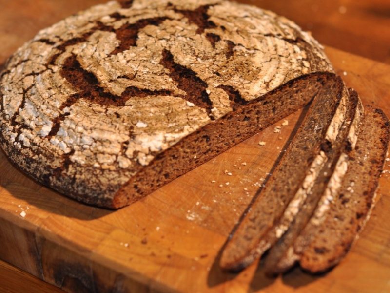 Frisches Brot genießen