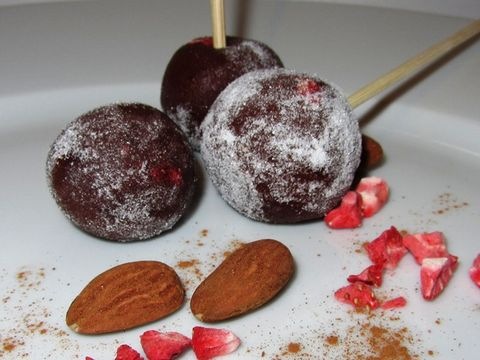 Schokokugeln am Stiel
