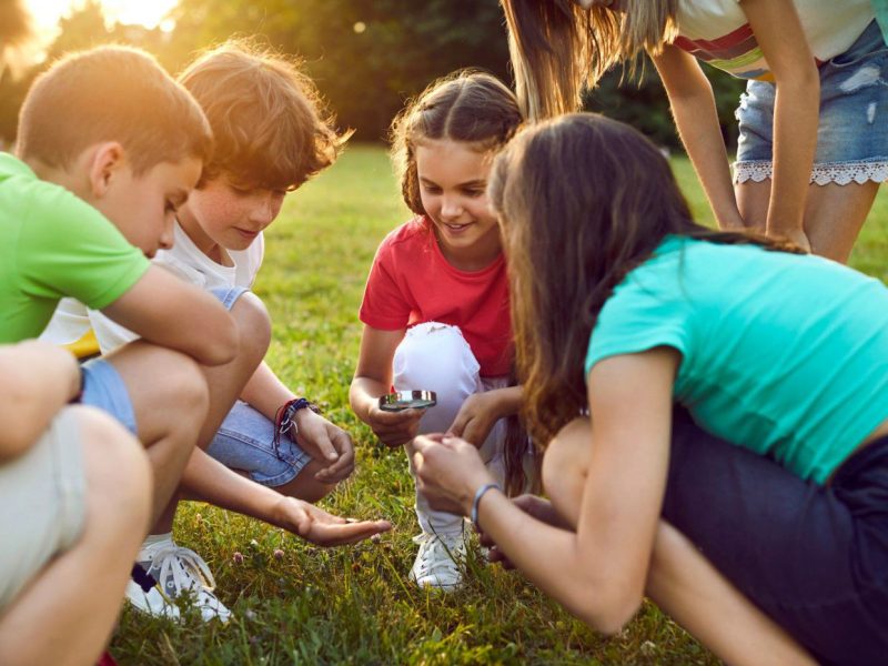 Schüler bei Outdoor-Workshop