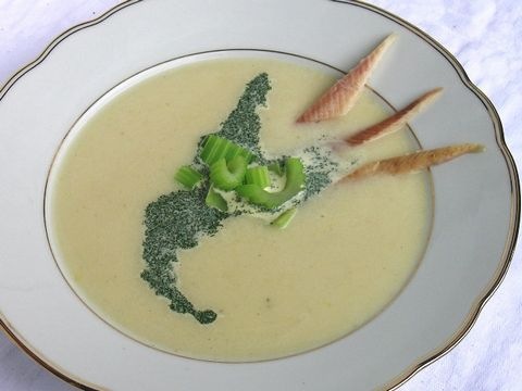 Schwarzwurzelsuppe mit Räucherfisch