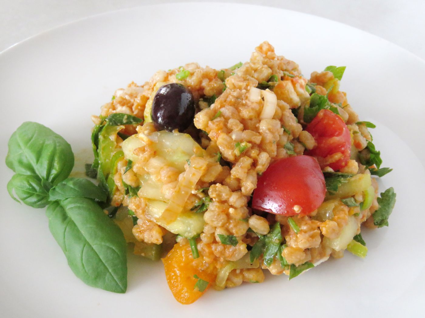 sommerlicher Dinkelreissalat