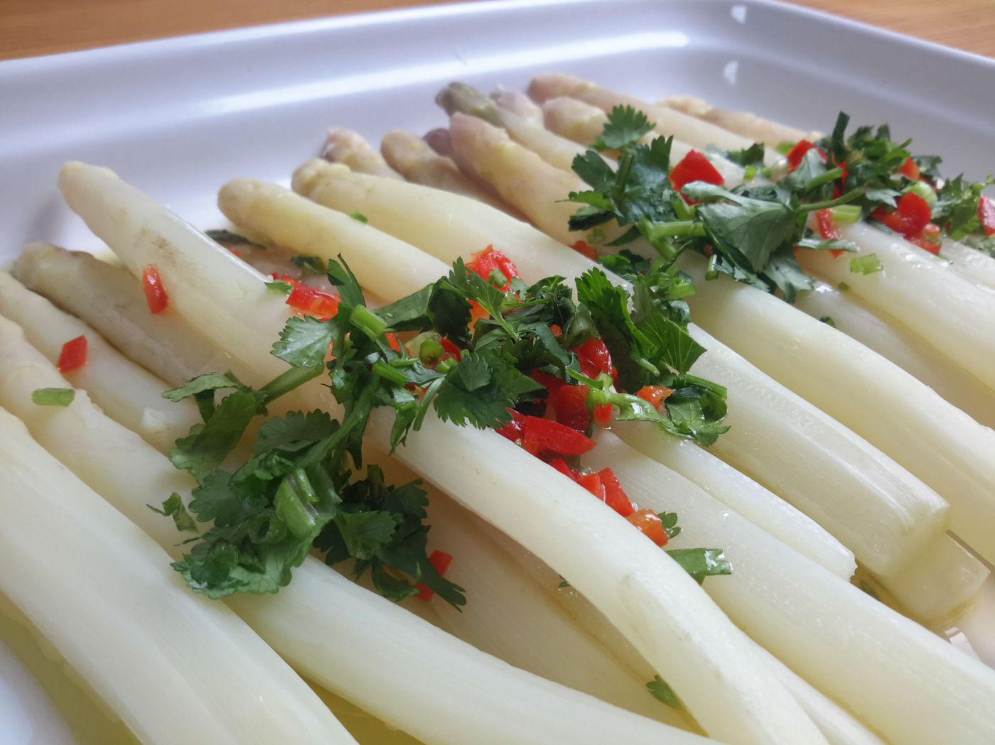 Spargel mit Koriandervinaigrette