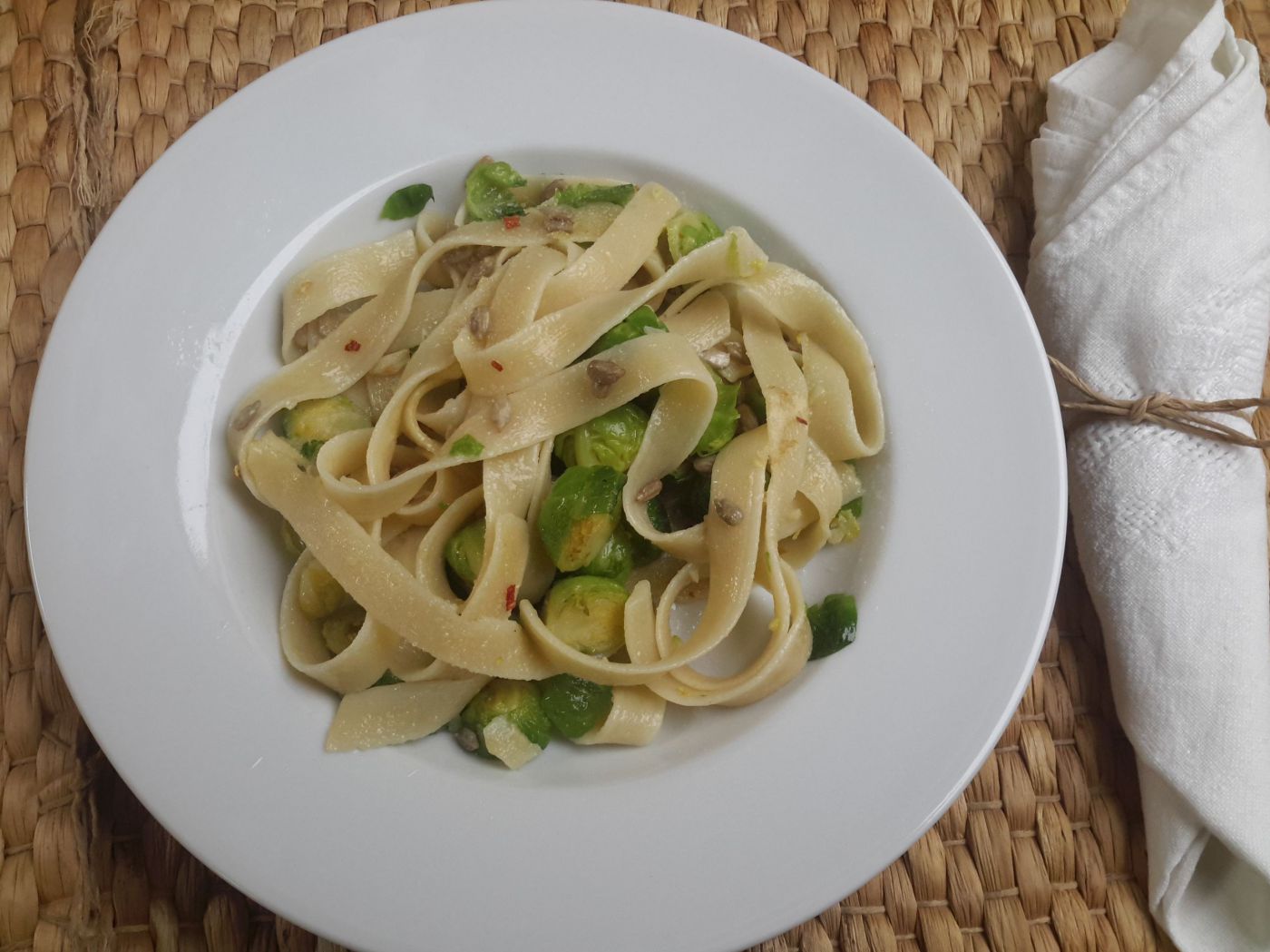 Tagliatelle mit-Kohlsprossen