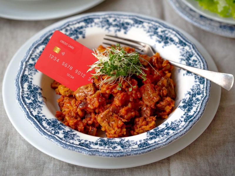 Veganes Reisfleisch mit Kreditkarte