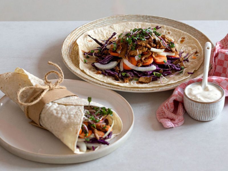 Wraps mit Wintergemüse und Sprossen