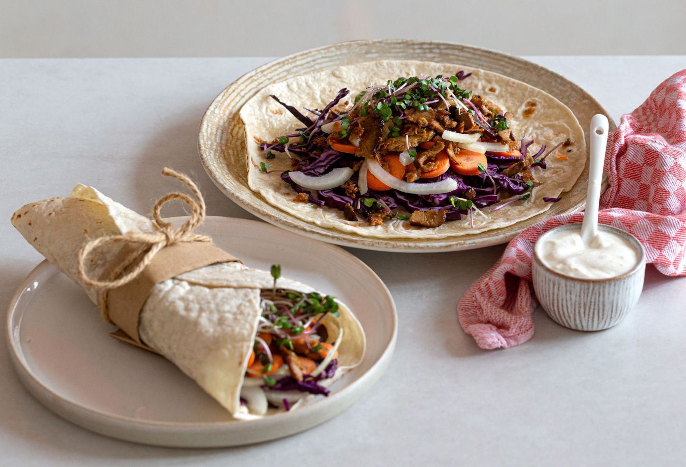 Wraps mit Wintergemüse und Sprossen