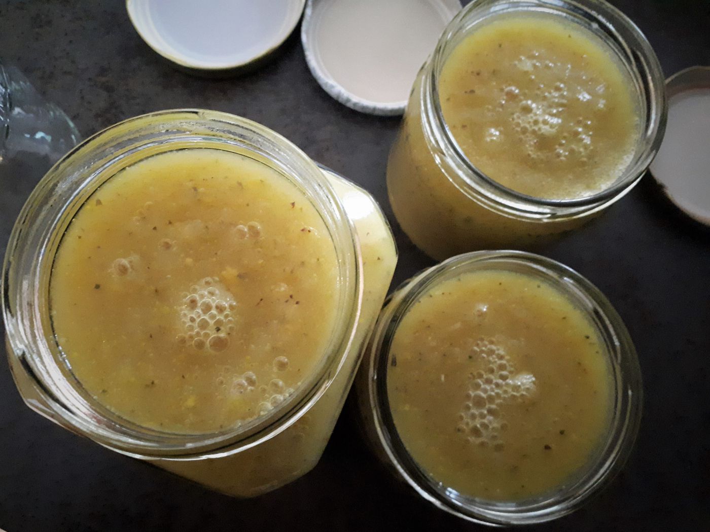 fertige Zucchini-Soße